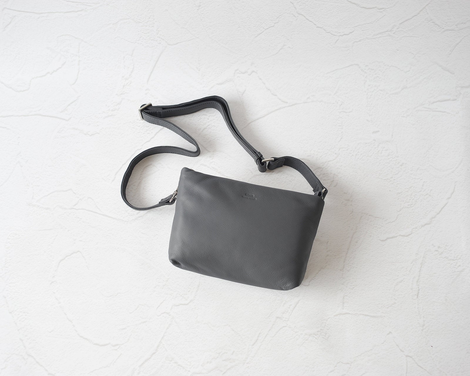 MATTE】ソフトレザー ボンディング2WAYミニショルダー SKB-MT13 – SEEKER